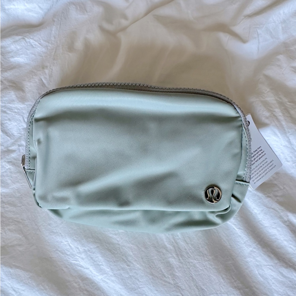 Lululemon Silver Drop Belt Bag 1L
